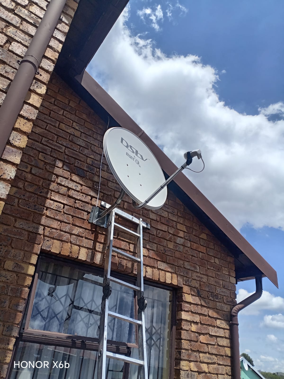 DStv Explora decoder and Smart LNB setup
